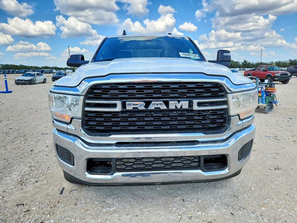 Продаж на аукціоні авто 2022 Ram 2500, vin: 3C6UR5DJ8NG137379, номер лоту: 69487526