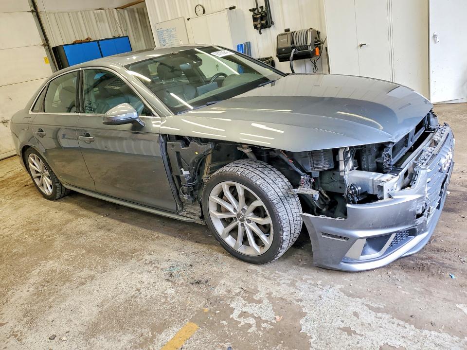 Продажа на аукционе авто 2019 Audi A4, vin: WAUENAF49KN012285, номер лота: 66700946