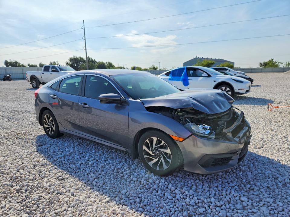 67257336 :رقم المزاد ، 19XFC2F70HE053429 vin ، 2017 Honda Civic مزاد بيع