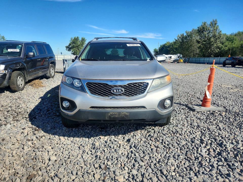 2013 Kia Sorento მანქანა იყიდება აუქციონზე, vin: 5XYKT4A63DG421351, აუქციონის ნომერი: 70700736
