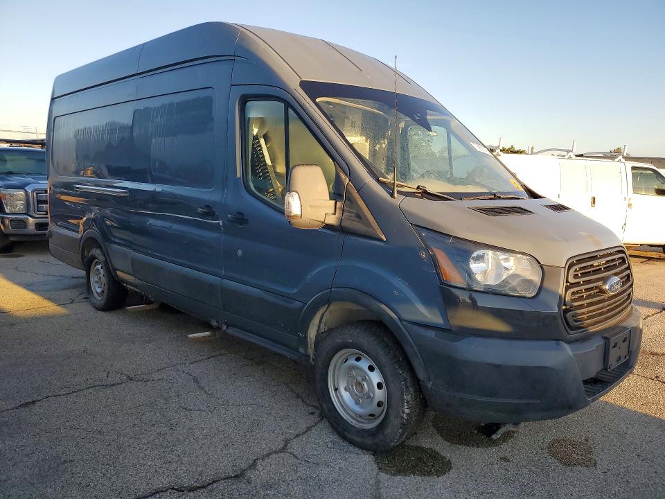 70656746 :رقم المزاد ، 1FTYR3XM5KKB29068 vin ، 2019 Ford Transit مزاد بيع