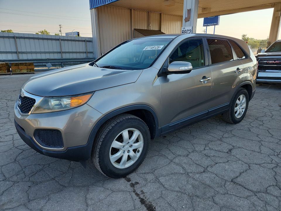 67749126 :رقم المزاد ، 5XYKT3A18BG046049 vin ، 2011 Kia Sorento مزاد بيع