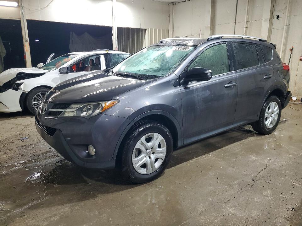 2015 Toyota Rav4 მანქანა იყიდება აუქციონზე, vin: JTMZFREV2FJ037102, აუქციონის ნომერი: 70303006