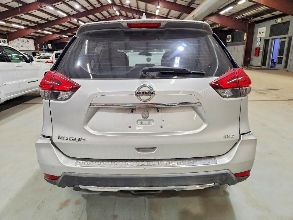 2017 Nissan Rogue მანქანა იყიდება აუქციონზე, vin: JN8AT2MV1HW014533, აუქციონის ნომერი: 68881596
