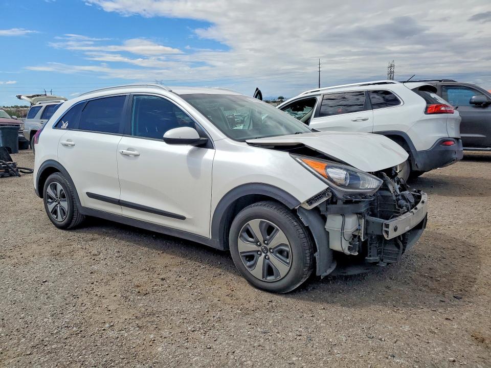 2017 Kia Niro მანქანა იყიდება აუქციონზე, vin: KNDCB3LC9H5058038, აუქციონის ნომერი: 70192246