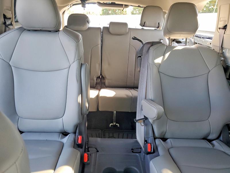 69501086 :رقم المزاد ، 5TDJRKEC5MS041171 vin ، 2021 Toyota Sienna مزاد بيع