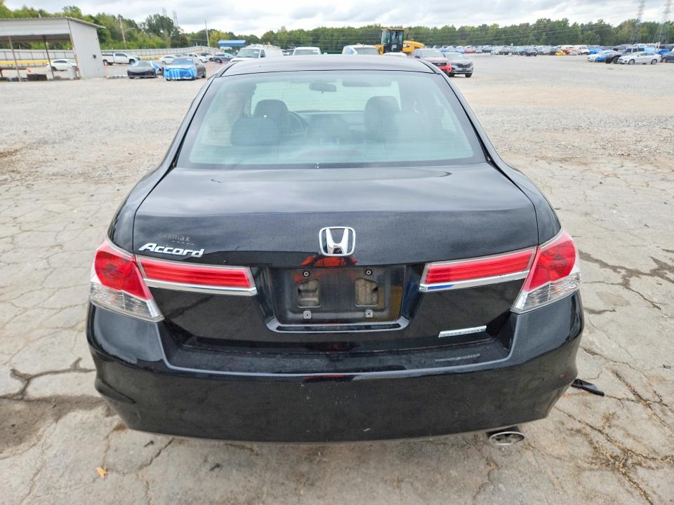 70221996 :رقم المزاد ، 1HGCP2F67CA188841 vin ، 2012 Honda Accord مزاد بيع