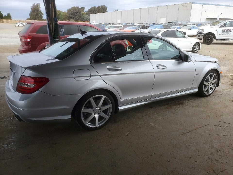 2012 Mercedes-benz C მანქანა იყიდება აუქციონზე, vin: WDDGF5HB7CR202534, აუქციონის ნომერი: 68007776