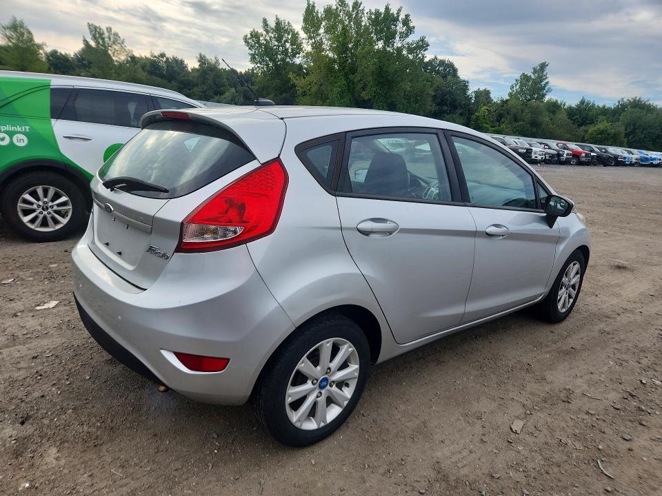 2013 Ford Fiesta მანქანა იყიდება აუქციონზე, vin: 3FADP4EJ0DM120122, აუქციონის ნომერი: 68077076