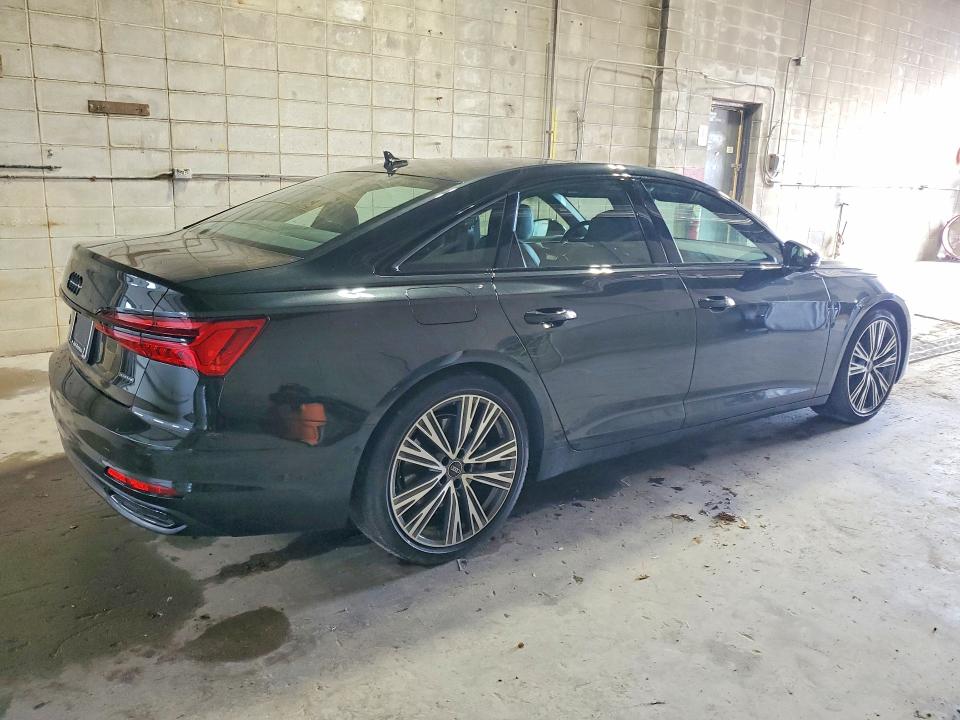 68838626 :رقم المزاد ، WAUE8AF26MN041624 vin ، 2021 Audi A6 مزاد بيع