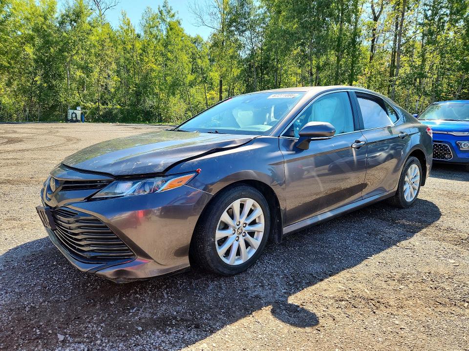 67271086 :رقم المزاد ، 4T1C11AK8LU362490 vin ، 2020 Toyota Camry مزاد بيع