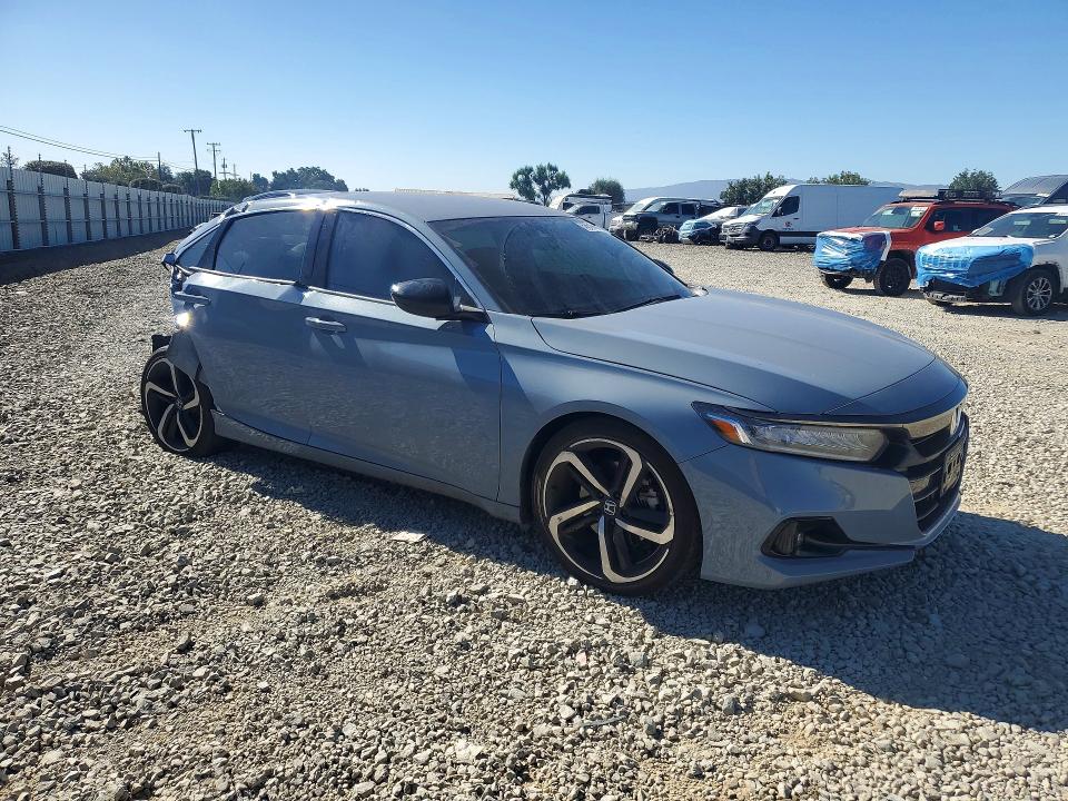 68649406 :رقم المزاد ، 1HGCV1F40NA105770 vin ، 2022 Honda Accord مزاد بيع