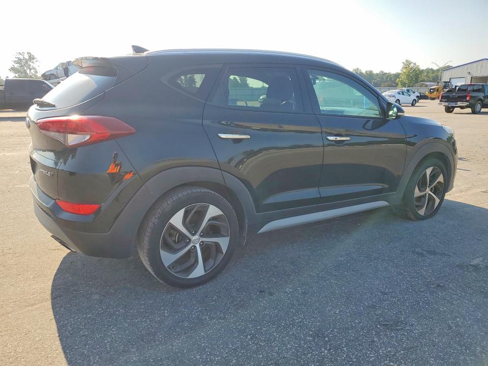 67642666 :رقم المزاد ، KM8J33A21JU639023 vin ، 2018 Hyundai Tucson مزاد بيع