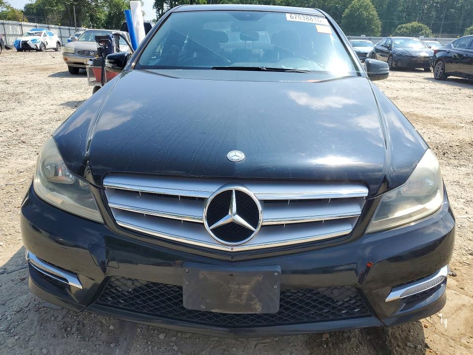 67538816 :رقم المزاد ، WDDGF4HB1CA677024 vin ، 2012 Mercedes-benz C مزاد بيع