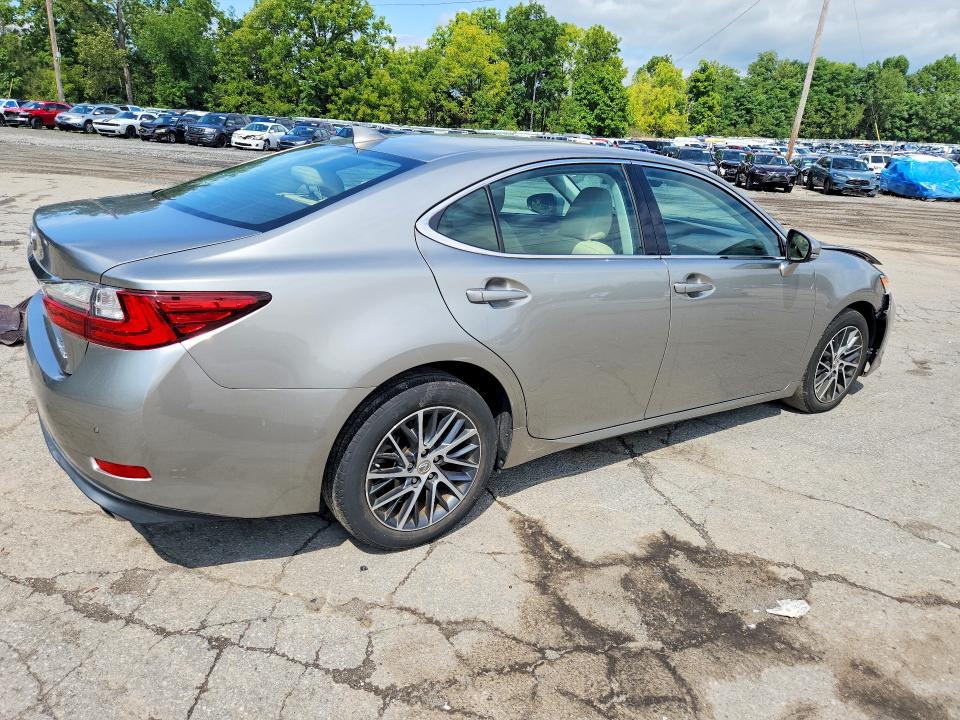 67454796 :رقم المزاد ، 58ABK1GG8HU056630 vin ، 2017 Lexus Es مزاد بيع