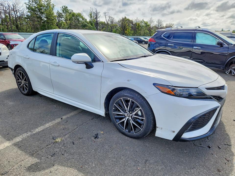 Продаж на аукціоні авто 2024 Toyota Camry, vin: 4T1G11BK3RU116567, номер лоту: 69759236