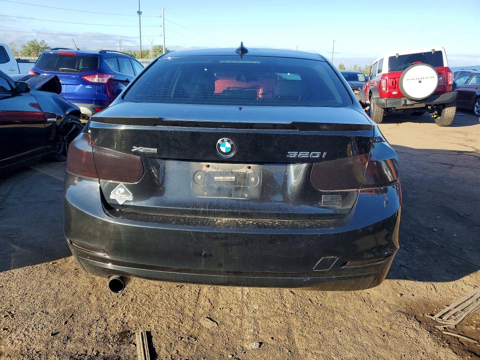70149276 :رقم المزاد ، WBA3C3G51FNS74338 vin ، 2015 Bmw 320 مزاد بيع