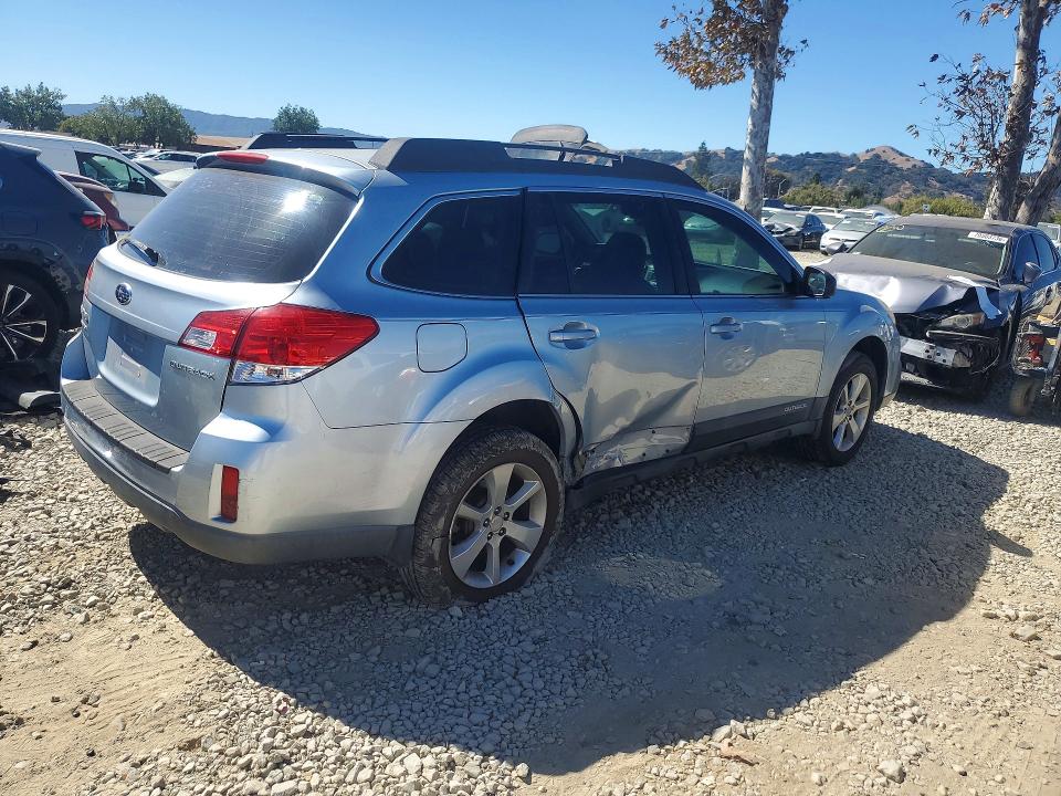Продаж на аукціоні авто 2014 Subaru Outback, vin: 4S4BRCAC2E3262810, номер лоту: 70615776
