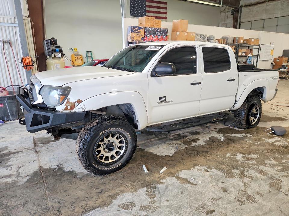 Продажа на аукционе авто 2013 Toyota Tacoma, vin: 3TMLU4EN8DM112366, номер лота: 70308866