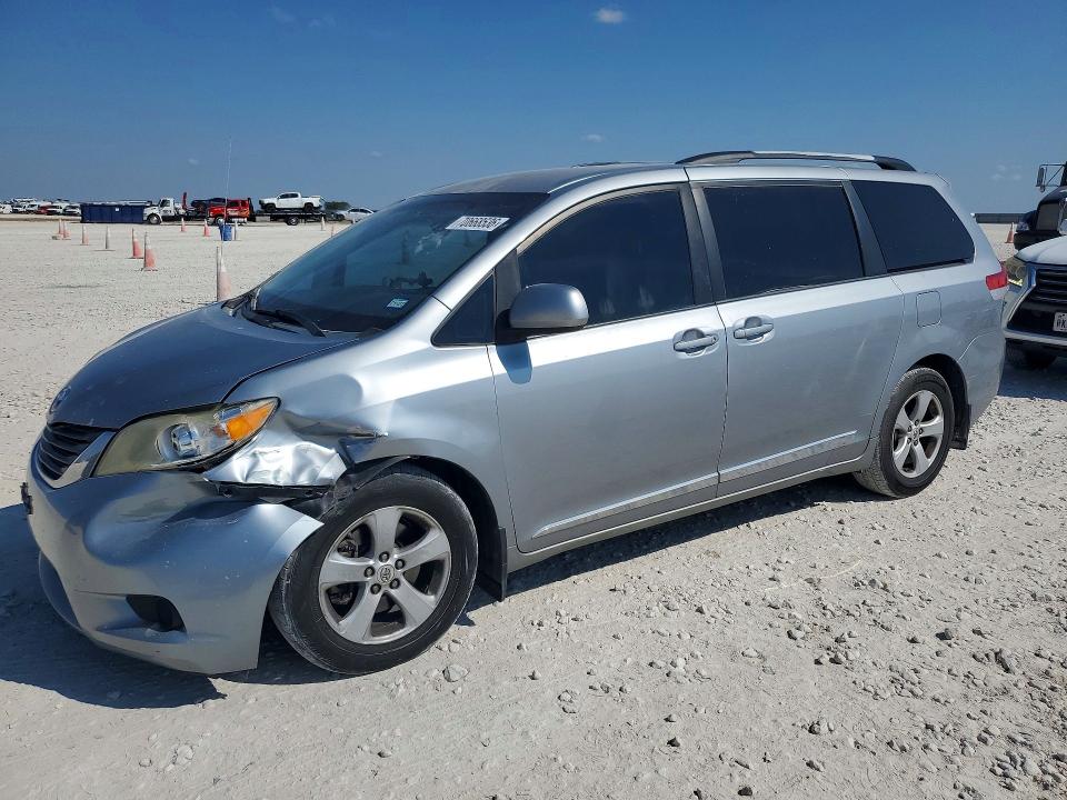 Продаж на аукціоні авто 2011 Toyota Sienna, vin: 5TDKK3DC7BS149255, номер лоту: 70668536
