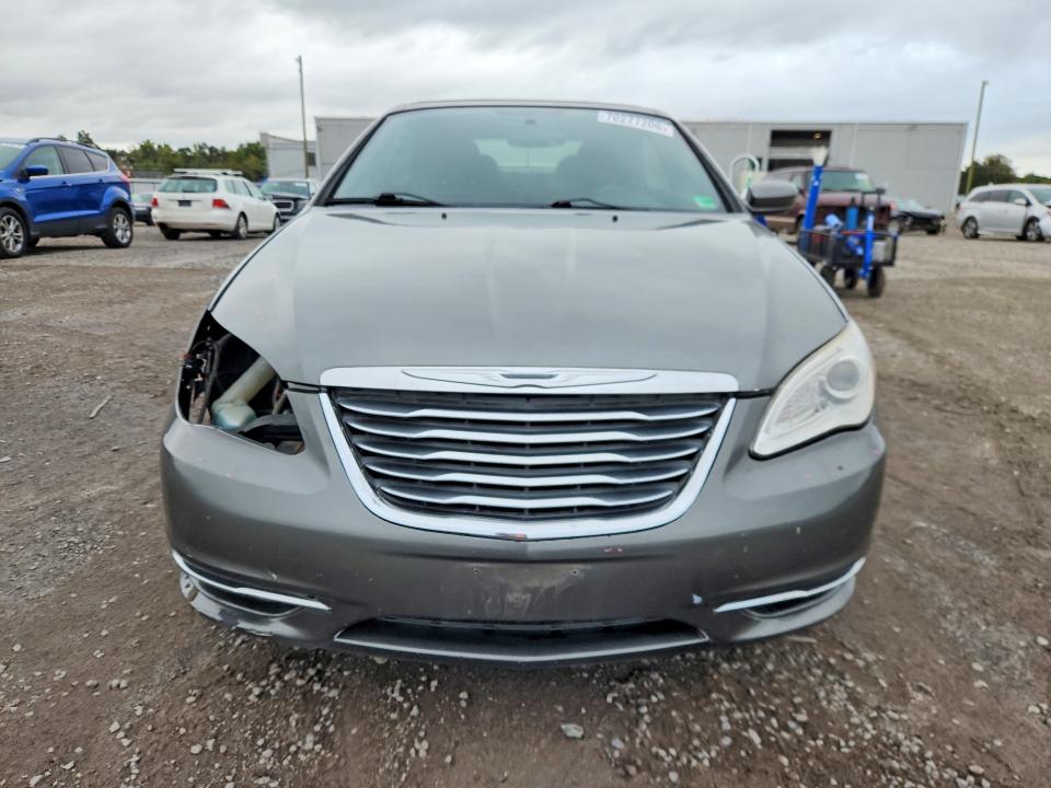 Auction sale of the 2013 Chrysler 200, vin: 1C3BCBEB5DN511352, lot number: 70277206