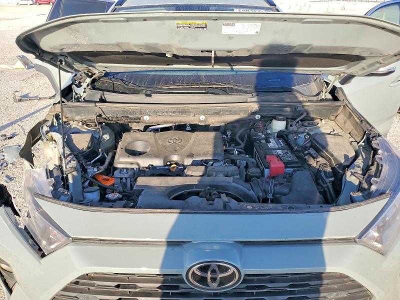 69878426 :رقم المزاد ، 2T3C1RFV8MW165958 vin ، 2021 Toyota Rav4 مزاد بيع
