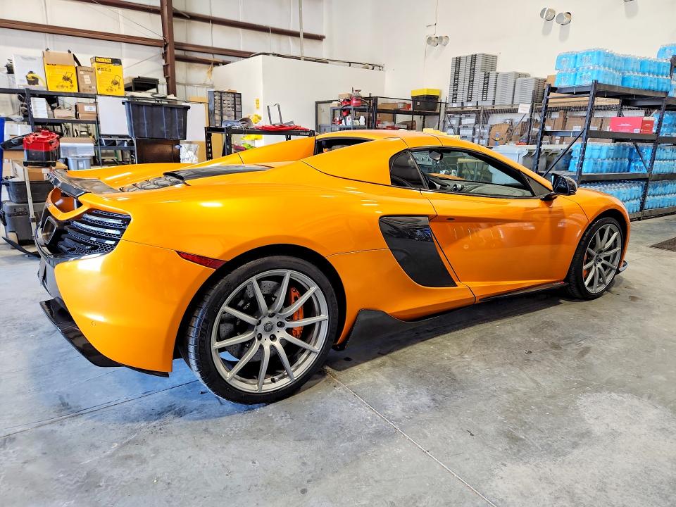 69990356 :رقم المزاد ، SBM11FAA6FW004062 vin ، 2015 Mclaren Automotive 650s مزاد بيع