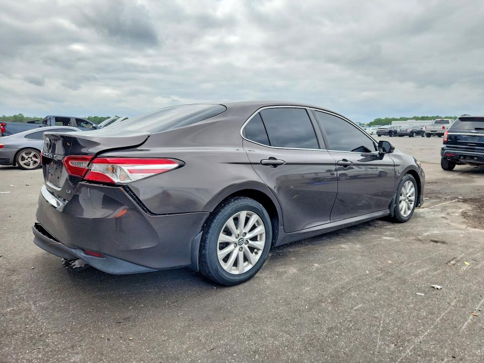 Продажа на аукционе авто 2018 Toyota Camry, vin: 4T1B11HK4JU017357, номер лота: 70483646