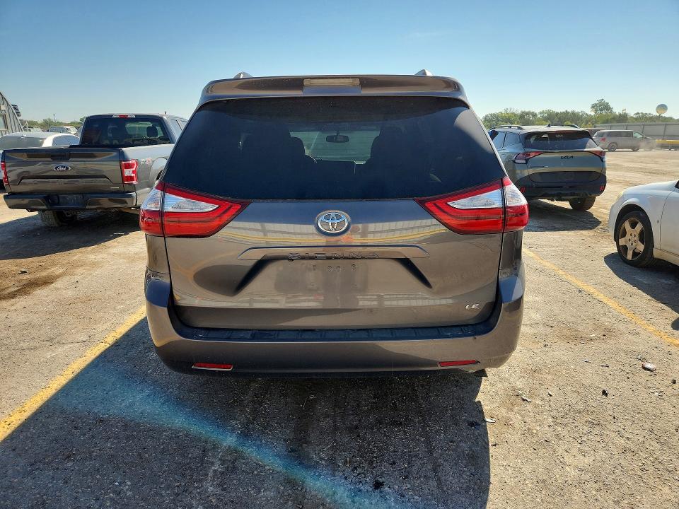 Продаж на аукціоні авто 2015 Toyota Sienna, vin: 5TDKK3DC7FS612131, номер лоту: 68048716