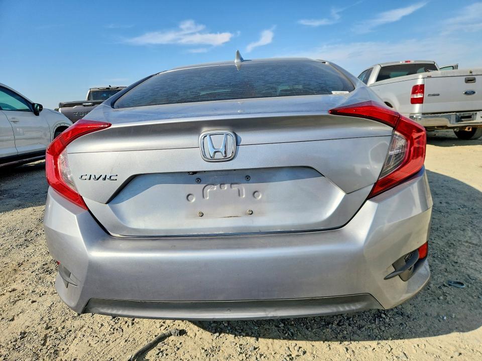 70038946 :رقم المزاد ، 19XFC2F78HE204694 vin ، 2017 Honda Civic مزاد بيع