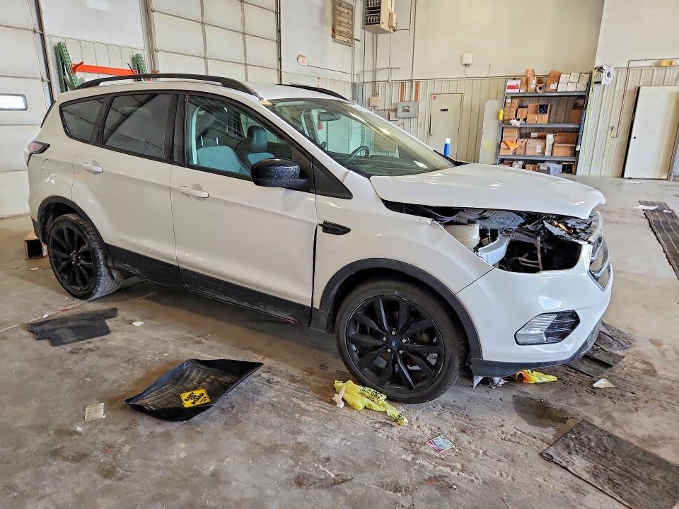 Продажа на аукционе авто 2018 Ford Escape, vin: 1FMCU0GD9JUA52274, номер лота: 68507996