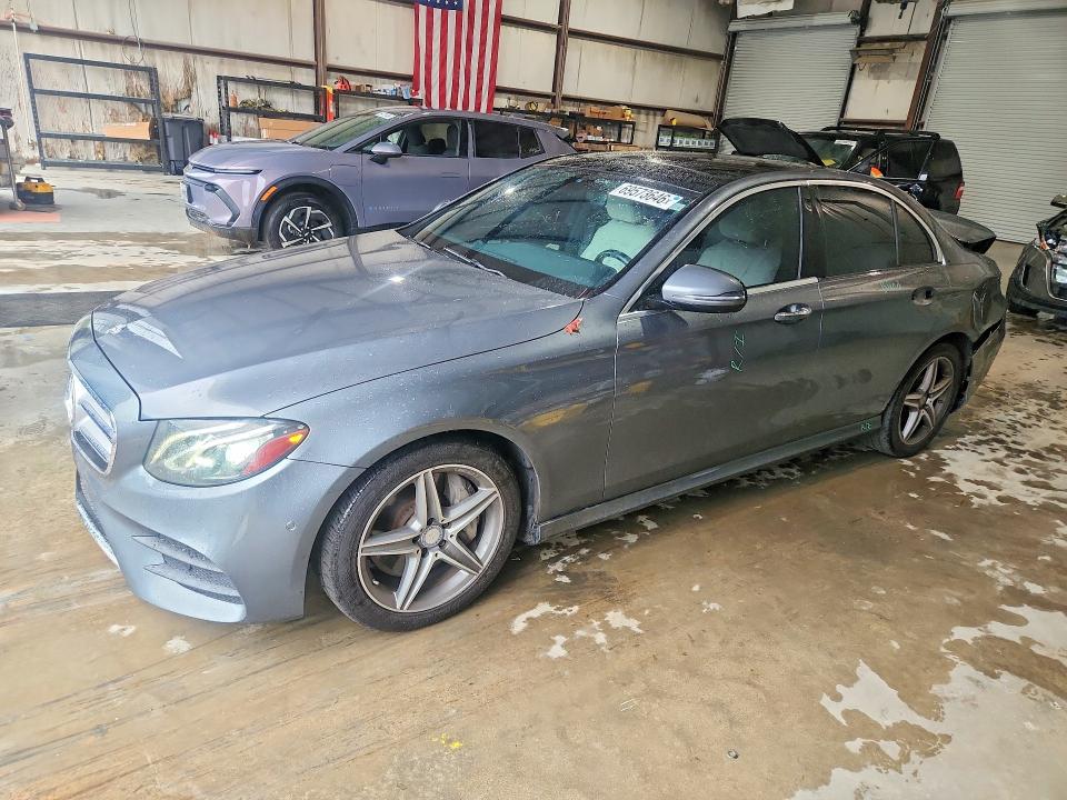 69573646 :رقم المزاد ، WDDZF4KB3HA049975 vin ، 2017 Mercedes-benz E مزاد بيع
