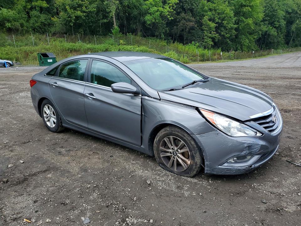 67726366 :رقم المزاد ، 5NPEB4AC0DH700660 vin ، 2013 Hyundai Sonata مزاد بيع