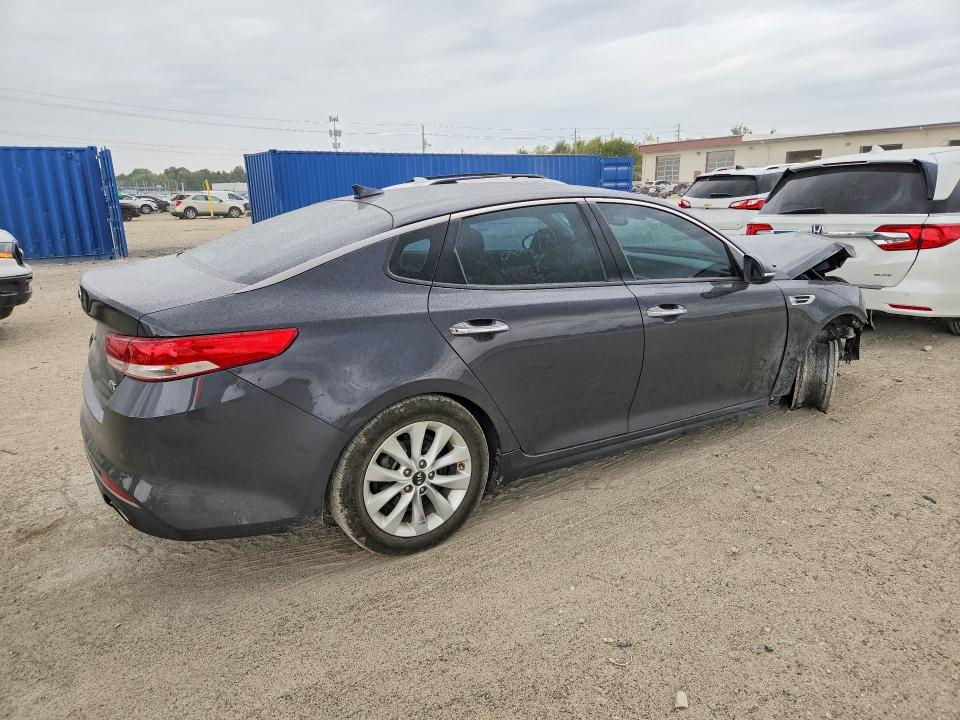 Продажа на аукционе авто 2018 Kia Optima, vin: 5XXGU4L3XJG226790, номер лота: 68422966
