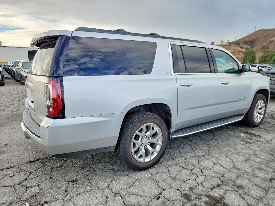 67562126 :رقم المزاد ، 1GKS1GKC4HR261715 vin ، 2017 Gmc Yukon Xl مزاد بيع