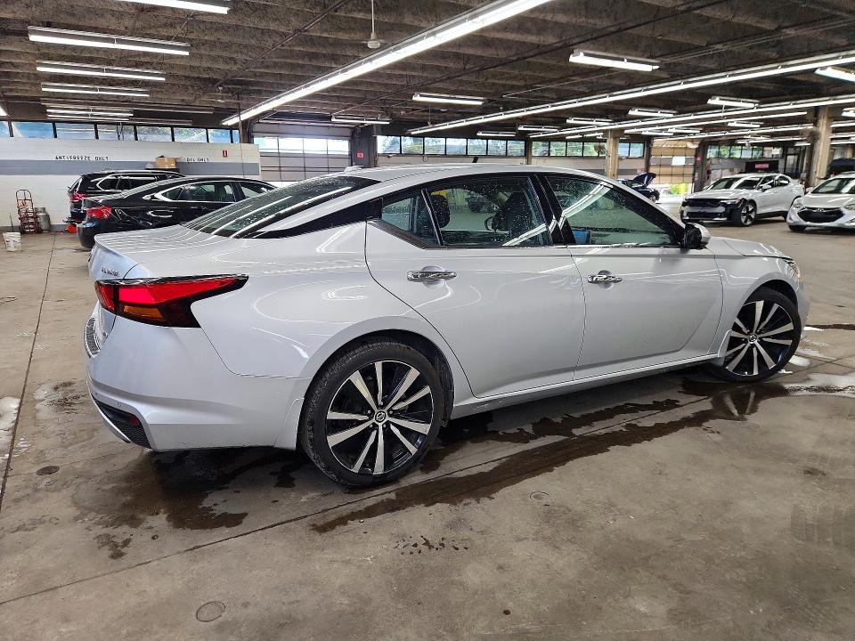68070356 :رقم المزاد ، 1N4BL4FW2MN354068 vin ، 2021 Nissan Altima مزاد بيع