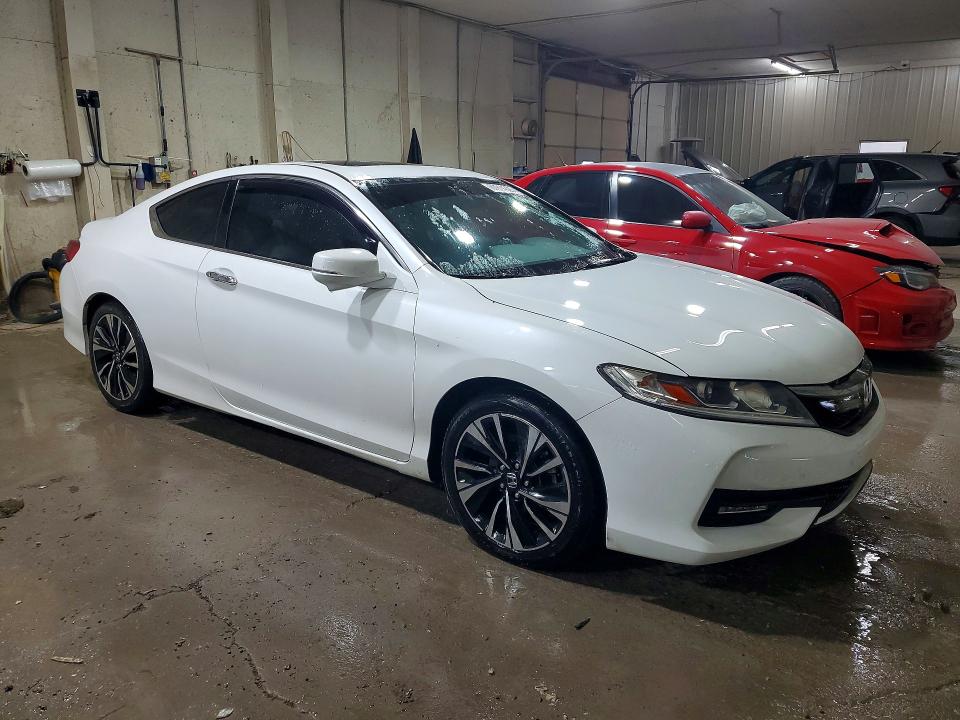 67914826 :رقم المزاد ، 1HGCT2B8XGA007059 vin ، 2016 Honda Accord مزاد بيع