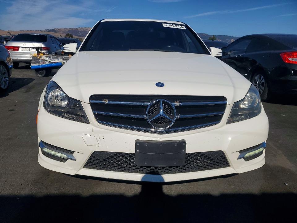 67404036 :رقم المزاد ، WDDGF4HB1EG239426 vin ، 2014 Mercedes-benz C مزاد بيع
