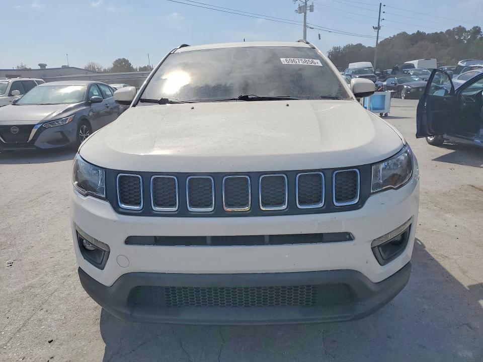 69675856 :رقم المزاد ، 3C4NJDBB3KT812844 vin ، 2019 Jeep Compass مزاد بيع