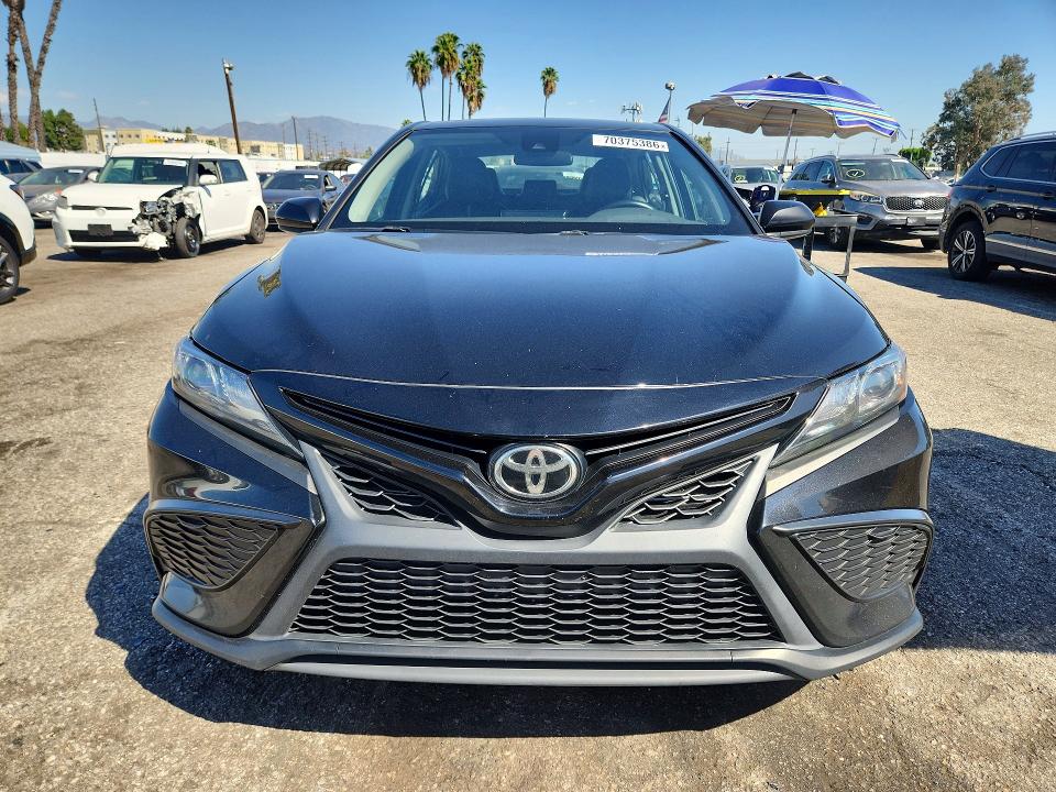 Aukcja sprzedaży 2021 Toyota Camry, vin: 4T1G11AK3MU518499, numer aukcji: 70375386