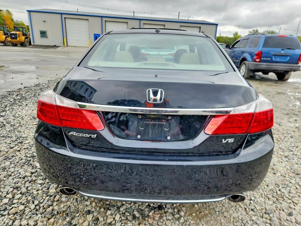 2013 Honda Accord მანქანა იყიდება აუქციონზე, vin: 1HGCR3F85DA028394, აუქციონის ნომერი: 70696156