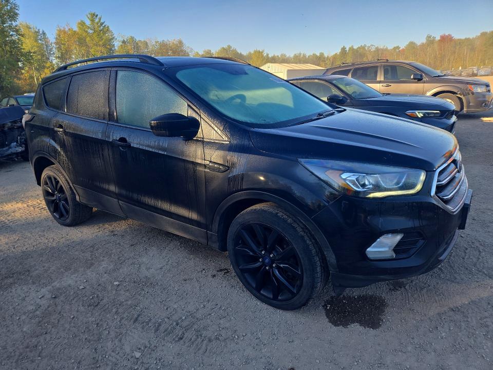 70364716 :رقم المزاد ، 1FMCU9GD9HUD63072 vin ، 2017 Ford Escape مزاد بيع