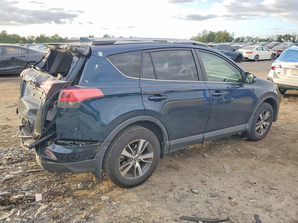 Продажа на аукционе авто 2018 Toyota Rav4, vin: JTMRFREV7JJ213487, номер лота: 70545126