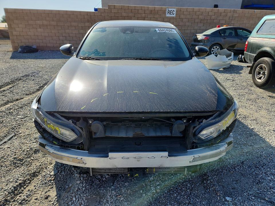 Продаж на аукціоні авто 2018 Honda Accord, vin: 1HGCV1F19JA266408, номер лоту: 69424086