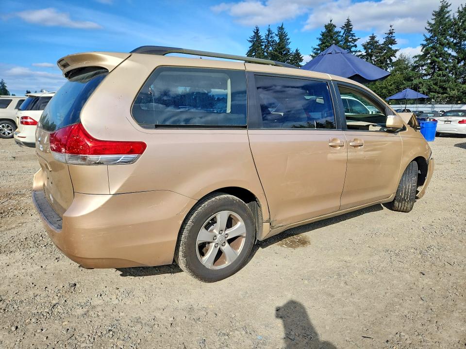 Продажа на аукционе авто 2011 Toyota Sienna, vin: 5TDKK3DC7BS088098, номер лота: 69697576