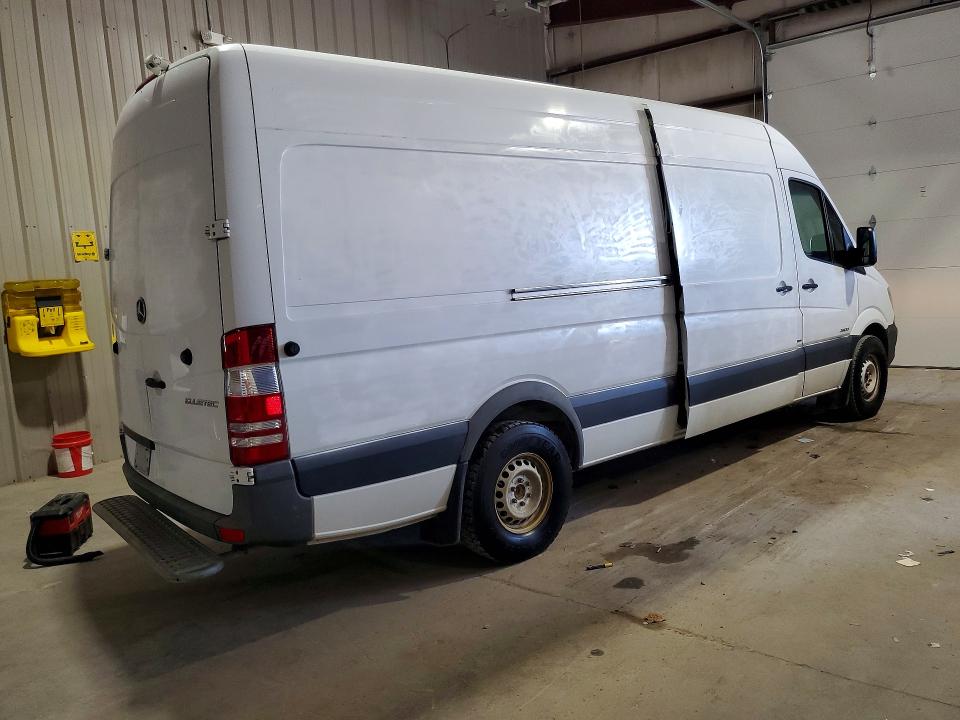 69319186 :رقم المزاد ، WD3PE8DB4FP133431 vin ، 2015 Mercedes-benz Sprinter مزاد بيع