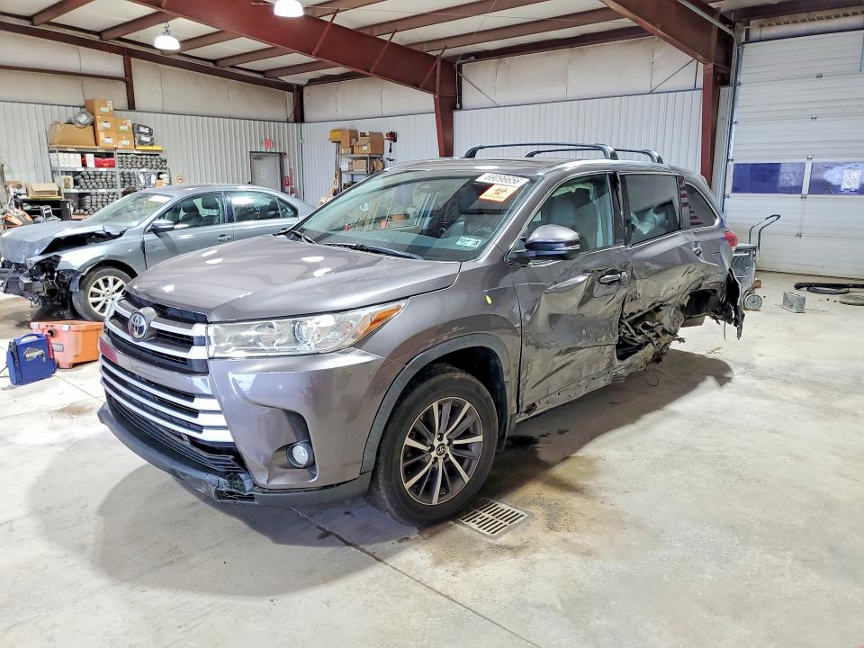 Auction sale of the 2019 Toyota Highlander, vin: 5TDJZRFH6KS988459, lot number: 69096656