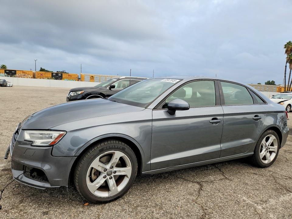69947646 :رقم المزاد ، WAUAUGFF2J1041512 vin ، 2018 Audi A3 مزاد بيع