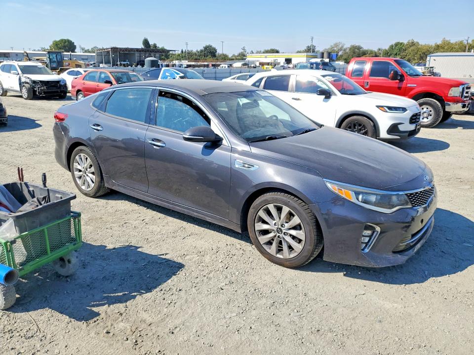2018 Kia Optima მანქანა იყიდება აუქციონზე, vin: 5XXGT4L33JG185650, აუქციონის ნომერი: 68281676
