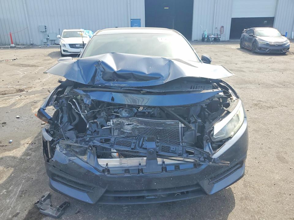 Продажа на аукционе авто 2018 Honda Civic, vin: 19XFC2F56JE032461, номер лота: 70288046